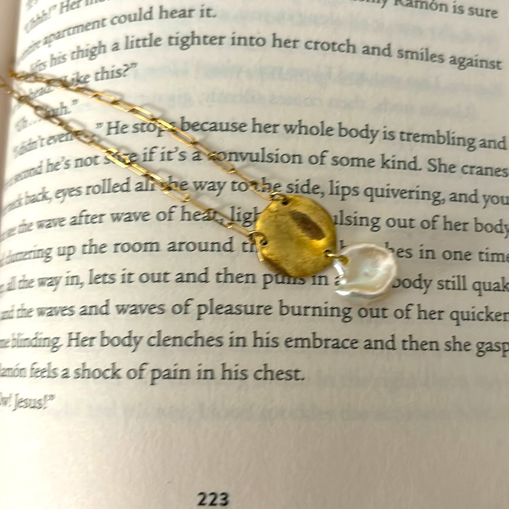 CHAN  LUU  - PENDANT NECKLACE WHITE PEARL